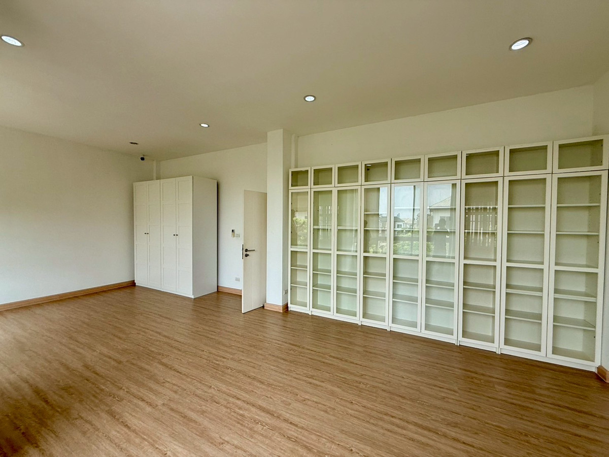 For RentTownhomeRama3 (Riverside),Satupadit : Great value for rent!! Thanapat Green Zone, Soi Nonsi 20, Sathorn-Narathiwat, 3-storey townhouse, 3 bedrooms, 3 bathrooms, size 157 sq m. Near Central Rama 3, convenient transportation, near BRT Nararam 3, BRT Chan Road, BTS Chong Nonsi, many shopping are