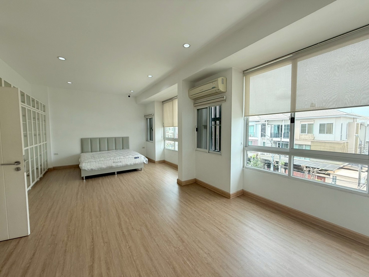 ให้เช่าทาวน์โฮมพระราม 3 สาธุประดิษฐ์ : หลุดจองด่วน! ห้องที่ถามกันเข้ามาเยอะที่สุด กลับมาว่างอีกครั้งแล้ว!!  ✨Home office!! 3 ชั้น 2หลังติดกัน 5 ห้องนอน 3 ห้องน้ำ ขนาด 314 ตรม. ธนาพัฒน์ Green Zone ใกล้เซนทรัลพระราม 3 ❤️❤️เจ้าของบ้านใจดีมาก❤️❤️