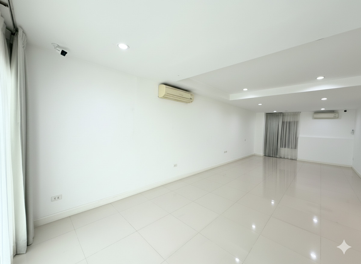 For RentTownhomeRama3 (Riverside),Satupadit : Great value for rent!! Thanapat Green Zone, Soi Nonsi 20, Sathorn-Narathiwat, 3-storey townhouse, 3 bedrooms, 3 bathrooms, size 157 sq m. Near Central Rama 3, convenient transportation, near BRT Nararam 3, BRT Chan Road, BTS Chong Nonsi, many shopping are