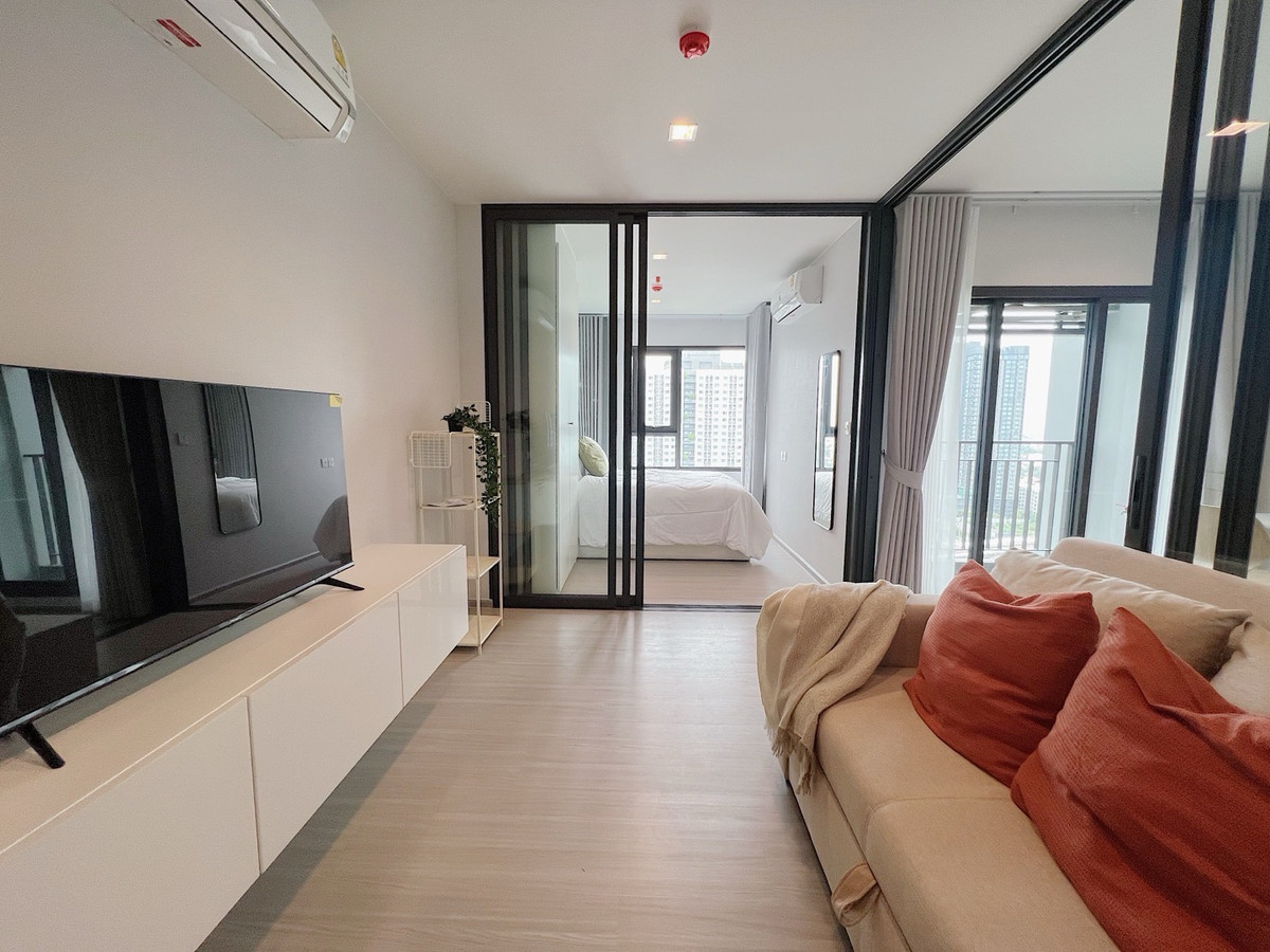 For RentCondoThaphra, Talat Phlu, Wutthakat : 👑Life Sathorn Sierra👑1bed plus, very beautiful room✨Good price, complete with everything, ready to move✅ There is a video in the actual room.