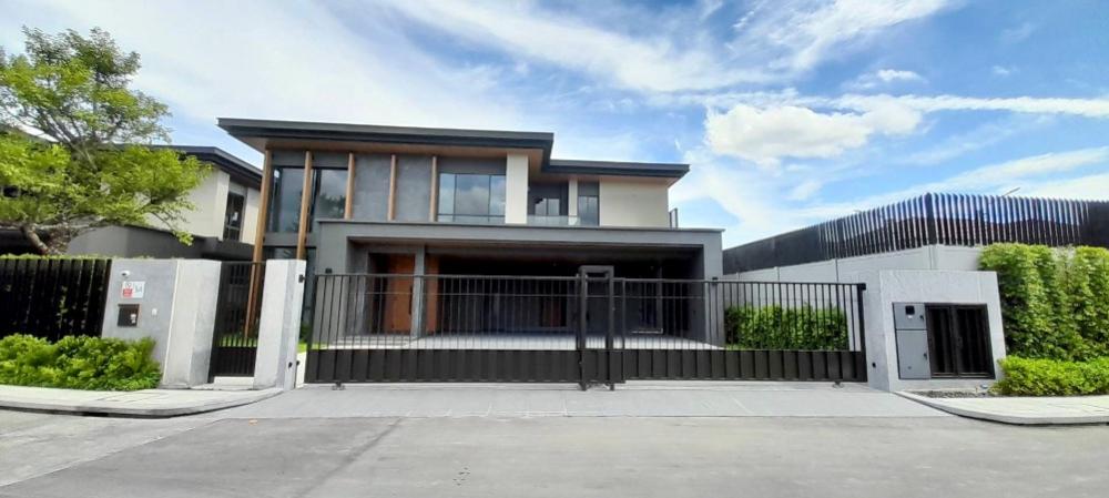 ขายบ้านพัฒนาการ ศรีนครินทร์ : SIRANINN Residences: 135.60 sqwah 555sqm. 4bed 5bath 83,000,000 Am: 0656199198