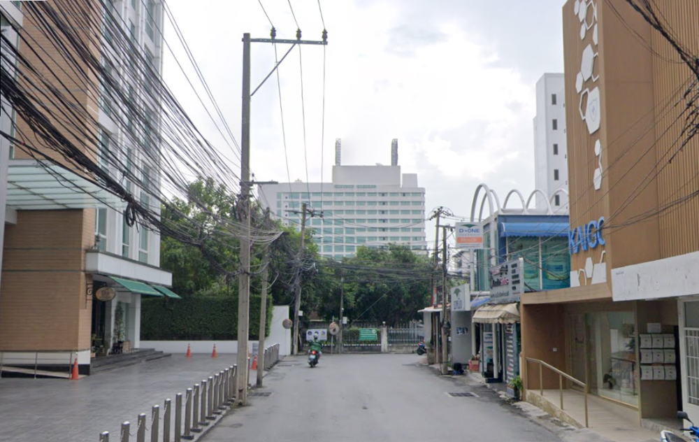 For SaleLandRama9, Petchburi, RCA : Land for sale in Soi Soonvijai, 310 square wah, good location, not deep into the alley, selling price is only 350,000 baht / square wah