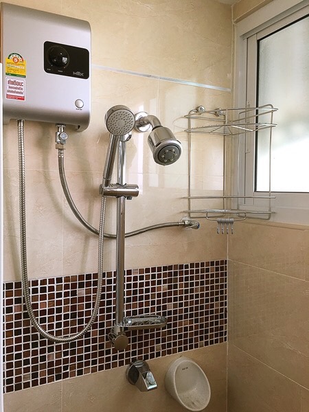 ให้เช่าคอนโดเสรีไทย-นิด้า : ✅ BHR124 ✅ Line : @p2nproperty