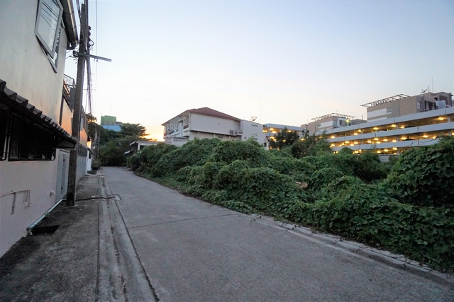 ขายที่ดินอ่อนนุช อุดมสุข : ขายที่ดิน ซอยอ่อนนุช 35 ถมแล้ว 158 ตารางวา เข้าซอยเพียง 350 เมตร เหมาะสร้างบ้าน อพาร์ตเมนท์ สำนักงาน