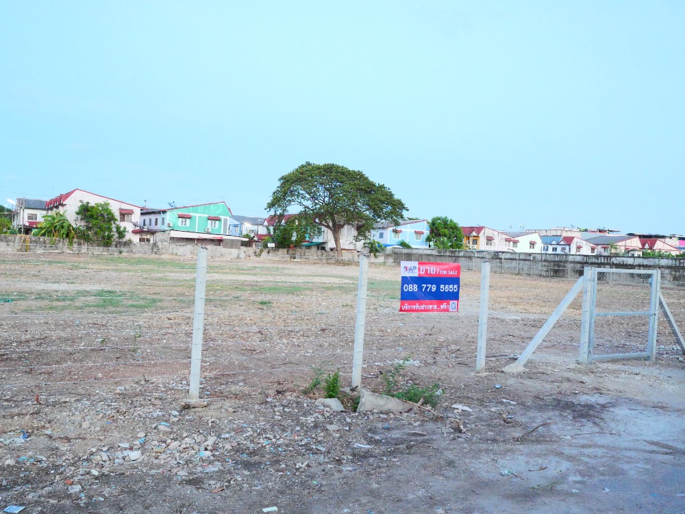 For SaleLandMahachai Samut Sakhon : Land for sale in Khlong Madua, in the middle of the community, Khlong Maduea Municipality, Samut Sakhon
