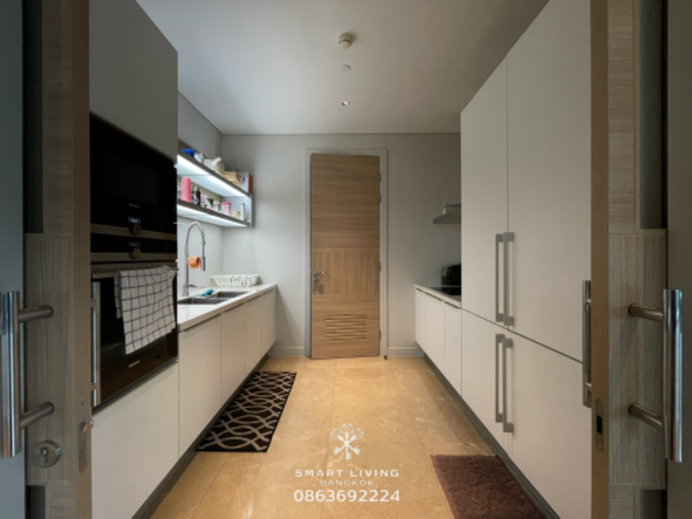 For SaleCondoWitthayu, Chidlom, Langsuan, Ploenchit : Sell with tenant til January 26
SINDHORN RESIDENCE, 2 bedrooms, large balcony, near BTS Phloen Chit