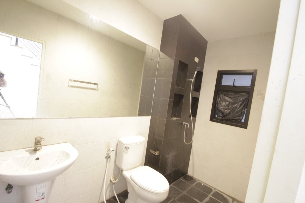 For SaleShop HousePinklao, Charansanitwong : Townhome for sale, Charan 13 office, Bang Waek 69, Workplace SC Asset, near Bang Wa BTS, 4 floors, convenient parking, 8.5 million.