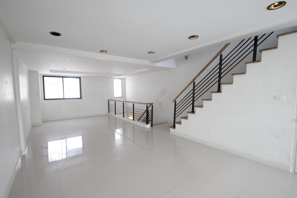 For SaleShop HousePinklao, Charansanitwong : Townhome for sale, Charan 13 office, Bang Waek 69, Workplace SC Asset, near Bang Wa BTS, 4 floors, convenient parking, 8.5 million.