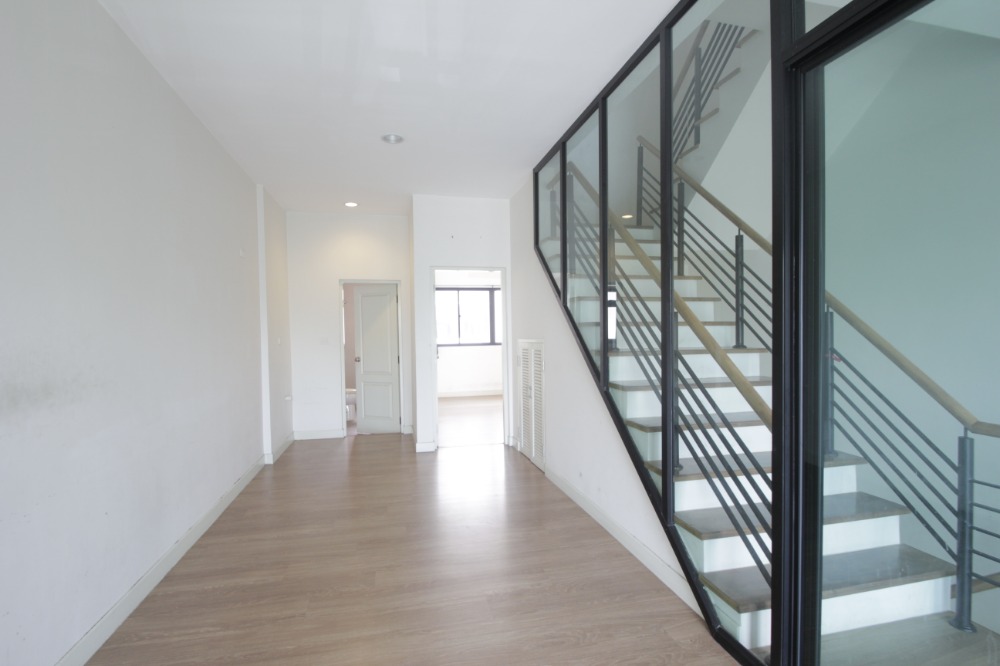 For SaleShop HousePinklao, Charansanitwong : Townhome for sale, Charan 13 office, Bang Waek 69, Workplace SC Asset, near Bang Wa BTS, 4 floors, convenient parking, 8.5 million.