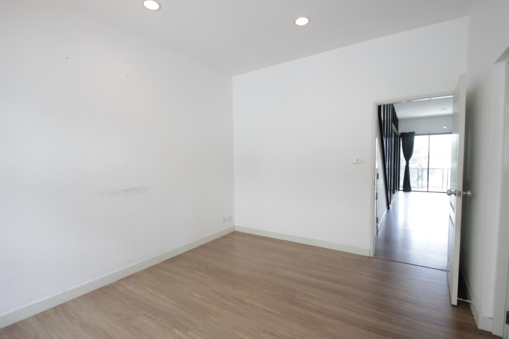 For SaleShop HousePinklao, Charansanitwong : Townhome for sale, Charan 13 office, Bang Waek 69, Workplace SC Asset, near Bang Wa BTS, 4 floors, convenient parking, 8.5 million.