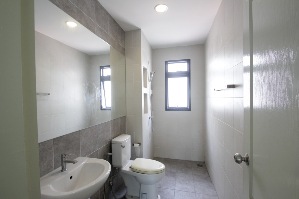 For SaleShop HousePinklao, Charansanitwong : Townhome for sale, Charan 13 office, Bang Waek 69, Workplace SC Asset, near Bang Wa BTS, 4 floors, convenient parking, 8.5 million.