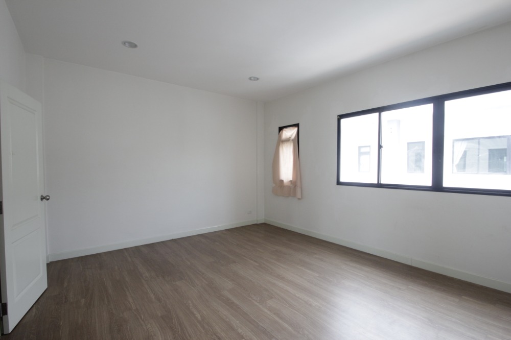 For SaleShop HousePinklao, Charansanitwong : Townhome for sale, Charan 13 office, Bang Waek 69, Workplace SC Asset, near Bang Wa BTS, 4 floors, convenient parking, 8.5 million.