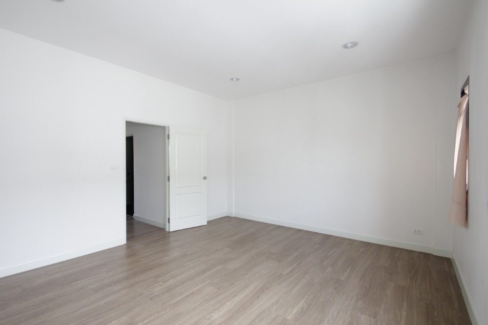 For SaleShop HousePinklao, Charansanitwong : Townhome for sale, Charan 13 office, Bang Waek 69, Workplace SC Asset, near Bang Wa BTS, 4 floors, convenient parking, 8.5 million.