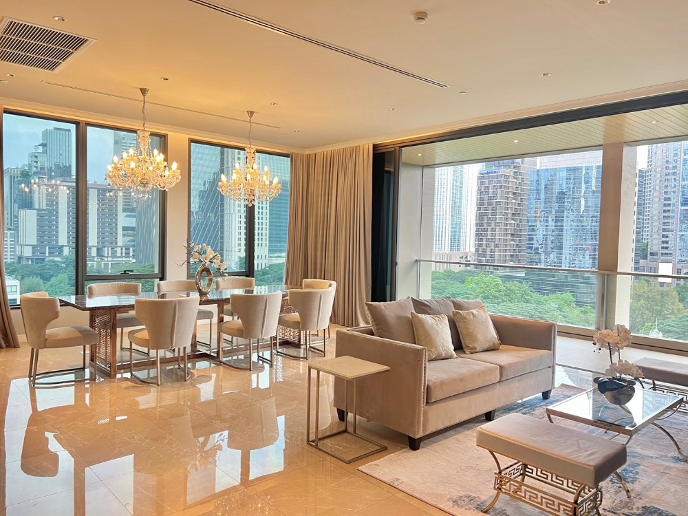 For SaleCondoWitthayu, Chidlom, Langsuan, Ploenchit : Sell with tenant til January 26
SINDHORN RESIDENCE, 2 bedrooms, large balcony, near BTS Phloen Chit