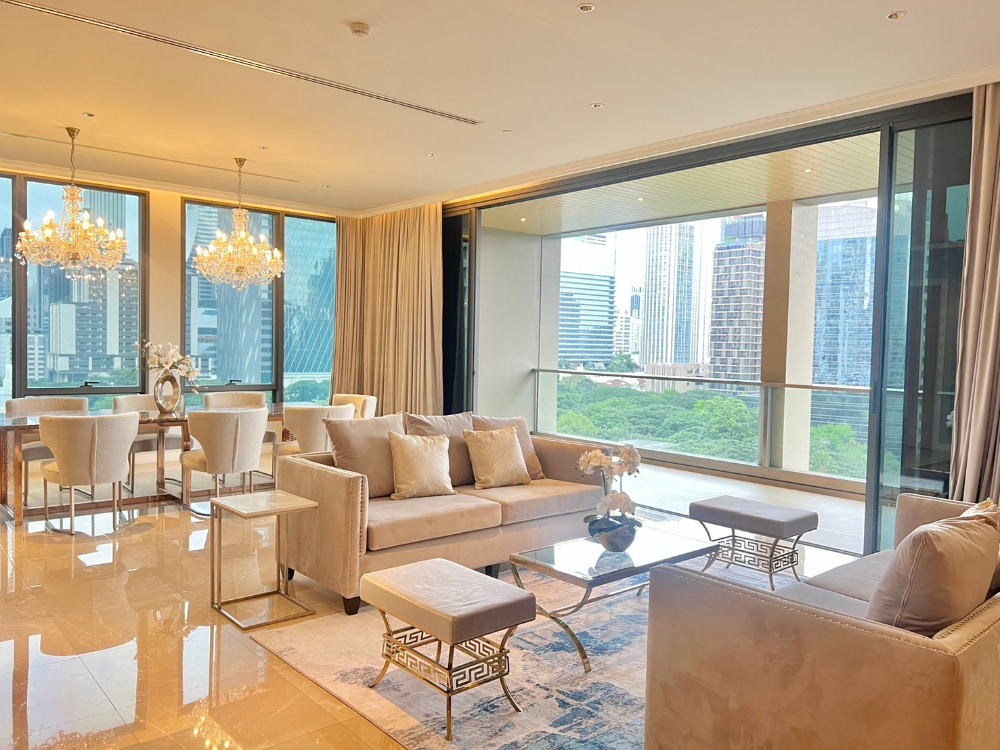 For SaleCondoWitthayu, Chidlom, Langsuan, Ploenchit : Sell with tenant til January 26
SINDHORN RESIDENCE, 2 bedrooms, large balcony, near BTS Phloen Chit