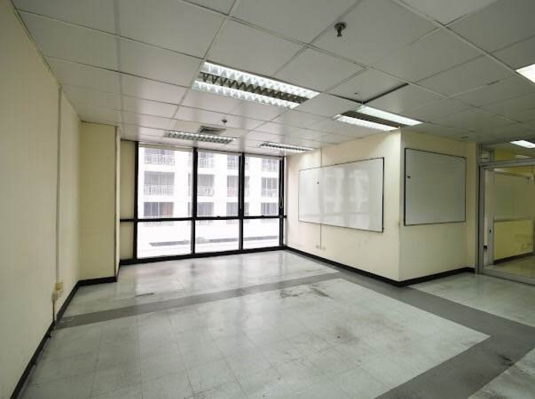 For RentOfficeSukhumvit, Asoke, Thonglor : Office for rent in Asoke Montri area, PS Tower, usable area 304 square meters, parking for 4 cars