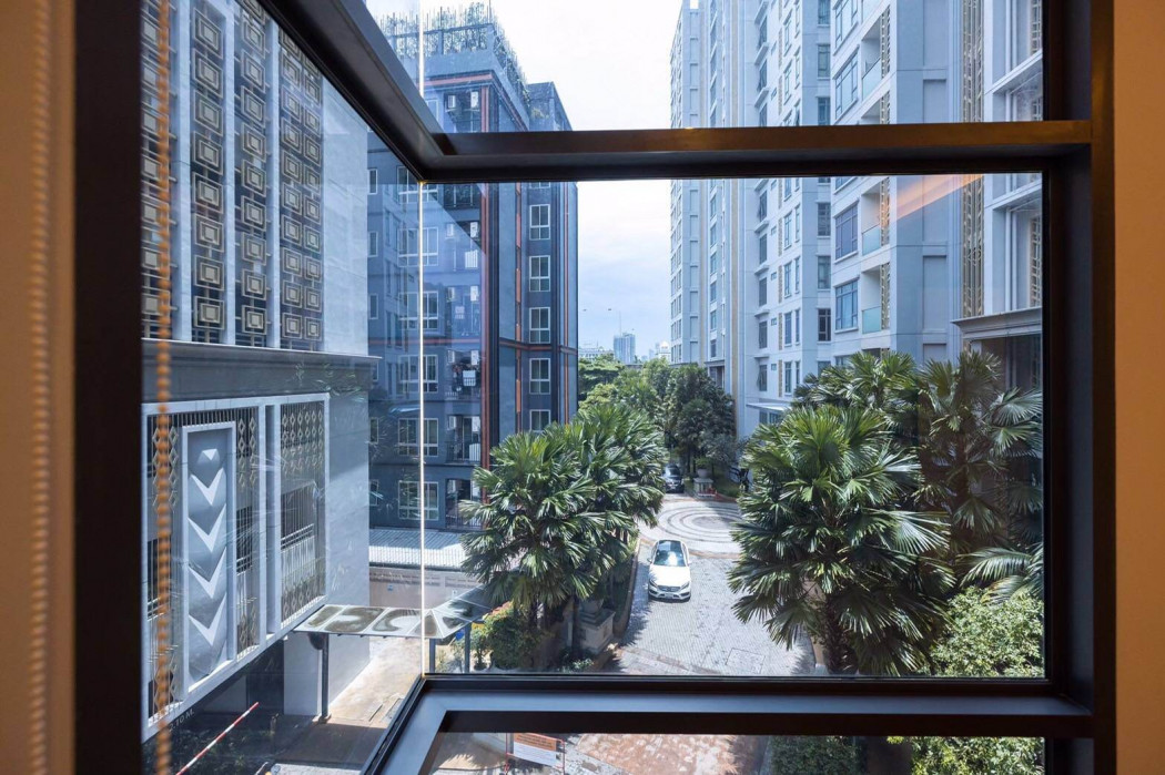 ขายคอนโดอ่อนนุช อุดมสุข : ขาย คอนโด Mayfair Place Sukhumvit 50 (เมย์แฟร์ เพลส สุขุมวิท 50) ห้องขนาดใหญ่ 68.75 ตารางเมตร 2 ห้องนอน 2 ห้องน้ำ มีอ่างอาบน้ำ