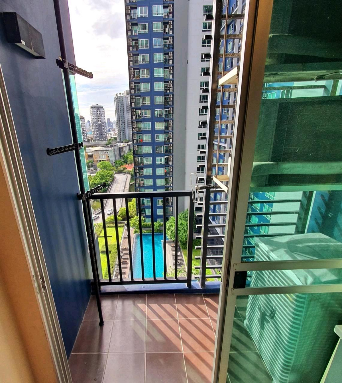 For RentCondoOnnut, Udomsuk : New room, never rented, beautiful view, rent 1 bedroom, 1 bathroom, The Base Sukhumvit 77