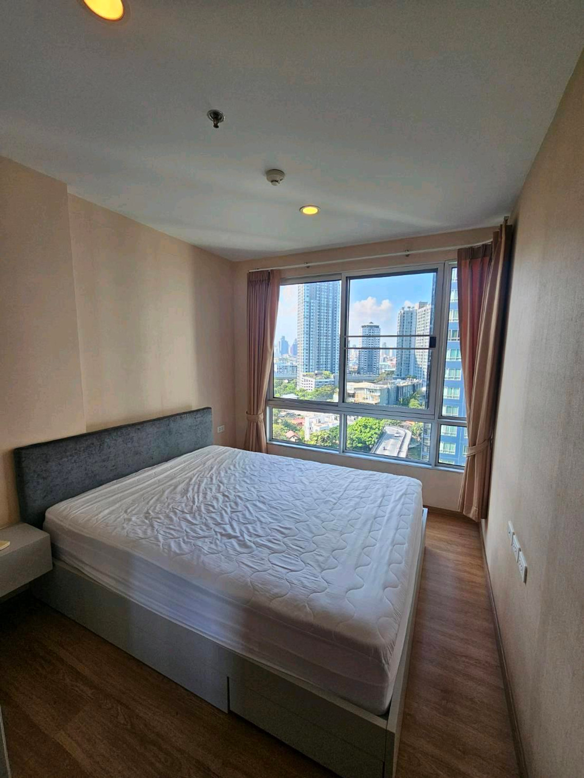 ให้เช่าคอนโดอ่อนนุช อุดมสุข : ห้องใหม่  ให้ทีวีใหม่ วิวสระว่ายน้ำสวย วิวสวนสวย เช่า 1 ห้องนอน 1 ห้องน้ำ The Base Sukhumvit 77