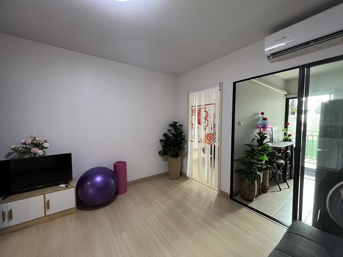 For SaleCondoRama 8, Samsen, Ratchawat : Urgent sale, Supalai City Resort Rama 8 Condo, only 4.6 million, 2 bedrooms, 2 large bathrooms, 67 sq m., Free furniture, electrical appliances. Nice room, good quality, call 0946245941