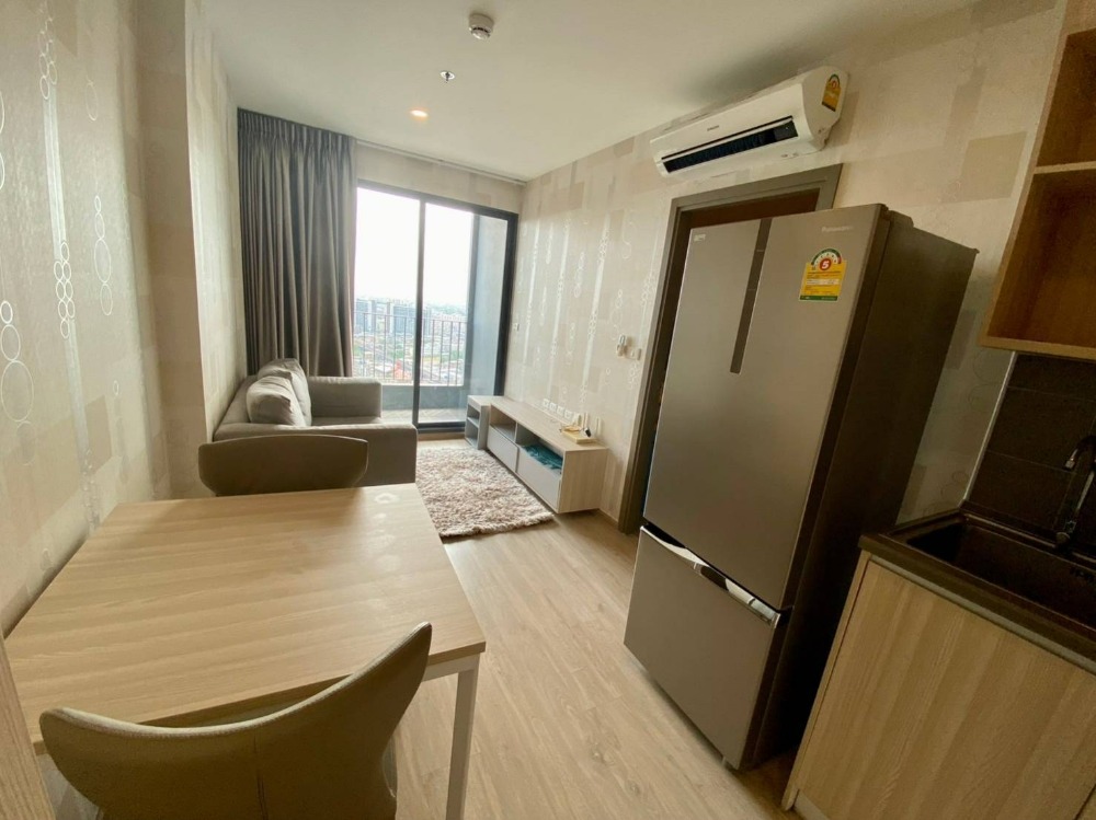 For SaleCondoBangna, Bearing, Lasalle : For sale Ideo O2 Ideo O2, resort style condo, large central area, near BTS Bangna 300 meters, Building A, 33rd floor, City View 1 Bed 32.77 sq m., 3.3 million baht* (sold with tenant)