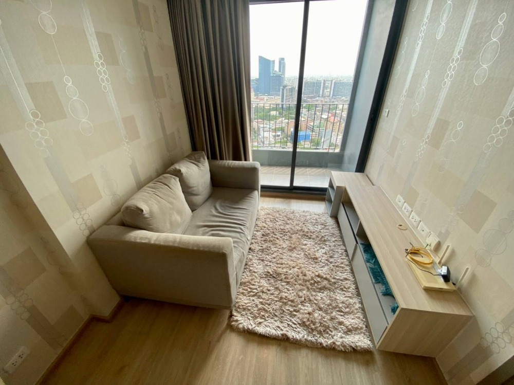 For SaleCondoBangna, Bearing, Lasalle : For sale Ideo O2 Ideo O2, resort style condo, large central area, near BTS Bangna 300 meters, Building A, 33rd floor, City View 1 Bed 32.77 sq m., 3.3 million baht* (sold with tenant)