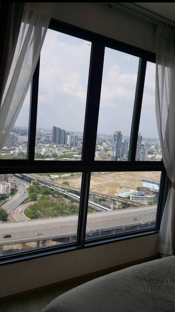For SaleCondoBangna, Bearing, Lasalle : For sale Ideo O2 Ideo O2, resort style condo, large central area, near BTS Bangna 300 meters, Building A, 33rd floor, City View 1 Bed 32.77 sq m., 3.3 million baht* (sold with tenant)