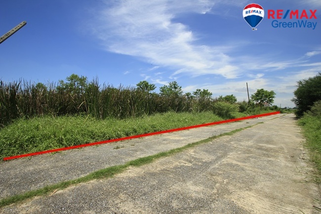 For SaleLandPathum Thani,Rangsit, Thammasat : Land for sale, Rangsit, Nakhon Nayok 31, Bongkot 40, land to build a house, warehouse, 2 rai, good location, surrounded by a village, office, cheap price 8,000 baht / wah