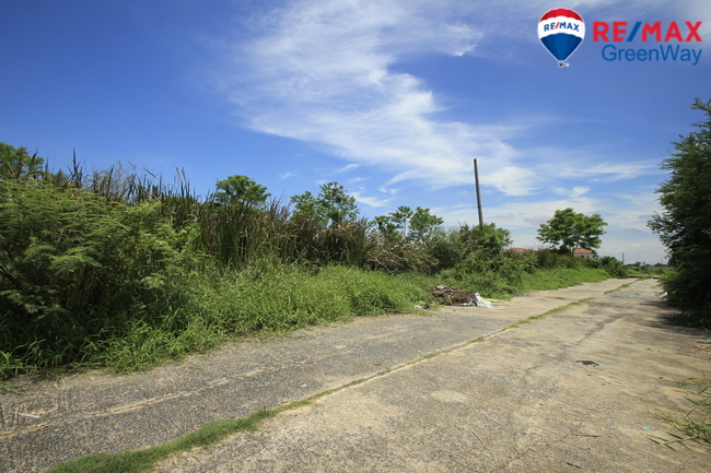 ขายที่ดินปทุมธานี รังสิต ธรรมศาสตร์ : ที่ดินรังสิต นครนายก31 บงกช40 ที่ดินสร้างบ้าน โกดัง 2ไร่ ทำเลดี แวดล้อมเป็นหมู่บ้าน ออฟฟิศ ราคาถูก 8,000บาท/วา