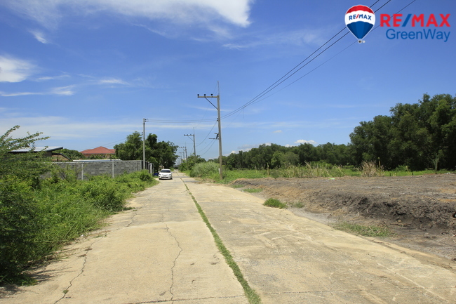 ขายที่ดินปทุมธานี รังสิต ธรรมศาสตร์ : ที่ดินรังสิต นครนายก31 บงกช40 ที่ดินสร้างบ้าน โกดัง 2ไร่ ทำเลดี แวดล้อมเป็นหมู่บ้าน ออฟฟิศ ราคาถูก 8,000บาท/วา