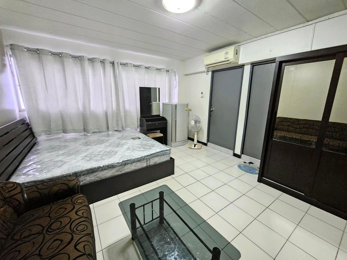 For RentCondoLadprao101, Happy Land, The Mall Bang Kapi : Low Rise Condo, Lumphini Earthquake, Lumpini Land, near BTS, Bang Kapi, Yellow Line, The Mall Bangkapi, Nida, Pier, Nawamin, Tawanna, Fully furnished