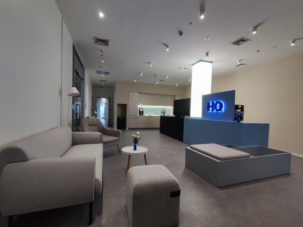 ให้เช่าสำนักงานอ่อนนุช อุดมสุข : ให้เช่า เซอร์วิส ออฟฟิศ Serviced Office พื้นที่สำนักงาน ตกแต่งสวย พร้อมเข้าอยู่ อาคาร สุขุมวิท ฮิลล์ ( Sukhumvit Hills Office Building ) 2 Workstations ราคาเช่า 12,390 บาท/เดือน ใกล้รถไฟฟ้า BTSอ่อนนุช, BTSบางจาก