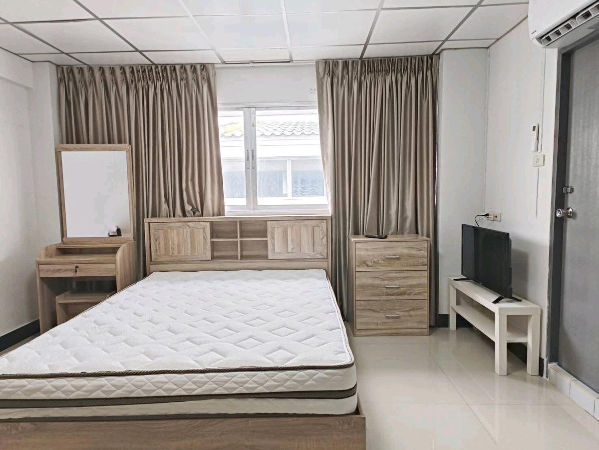 For RentCondoLadprao101, Happy Land, The Mall Bang Kapi : Low Rise Condo, Lumphini Earthquake, Lumpini Land, near BTS, Bang Kapi, Yellow Line, The Mall Bangkapi, Nida, Pier, Nawamin, Tawanna, Fully furnished