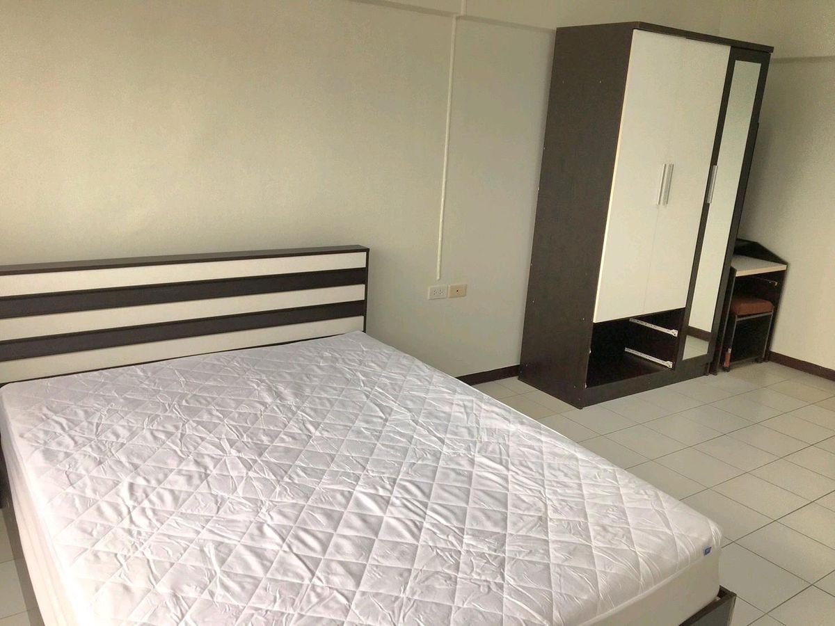 For RentCondoLadprao101, Happy Land, The Mall Bang Kapi : Low Rise Condo, Lumphini Earthquake, Lumpini Land, near BTS, Bang Kapi, Yellow Line, The Mall Bangkapi, Nida, Pier, Nawamin, Tawanna, Fully furnished