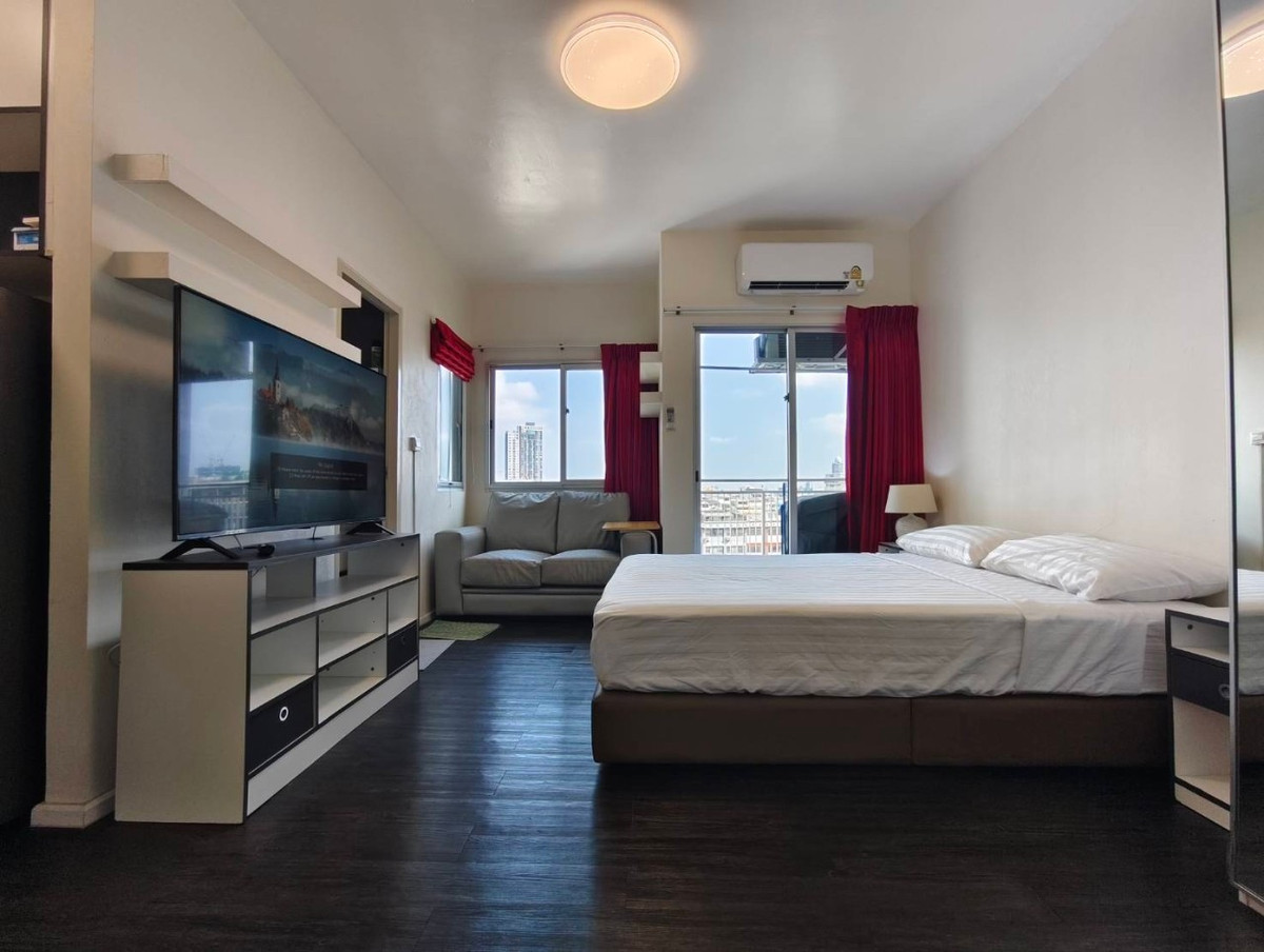 For RentCondoWongwianyai, Charoennakor : OMG1588  Nice Studio unit / Cheap RENT / will be available 3-Mar-26   [ My Condo Sathorn - Taksin ]