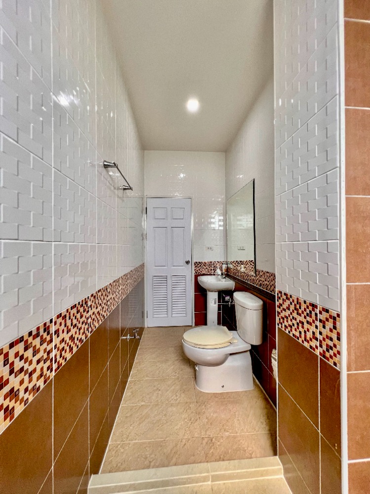 For SaleHousePathum Thani,Rangsit, Thammasat : House for sale, 88/10, well decorated, ready to move in, Baan Bunyakorn Lake Park, Rangsit, Klong 6.