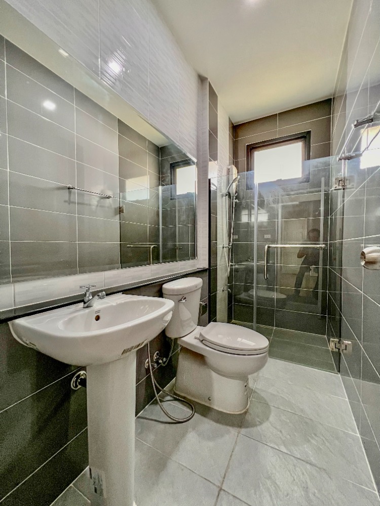 For SaleHousePathum Thani,Rangsit, Thammasat : House for sale, 88/10, well decorated, ready to move in, Baan Bunyakorn Lake Park, Rangsit, Klong 6.