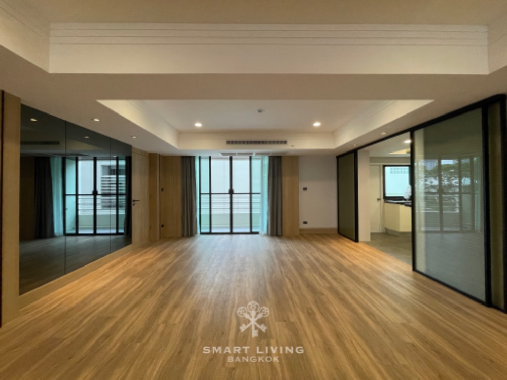 For RentCondoSukhumvit, Asoke, Thonglor : Apartment for rent, 3 bedrooms near BTS Phrom Phong