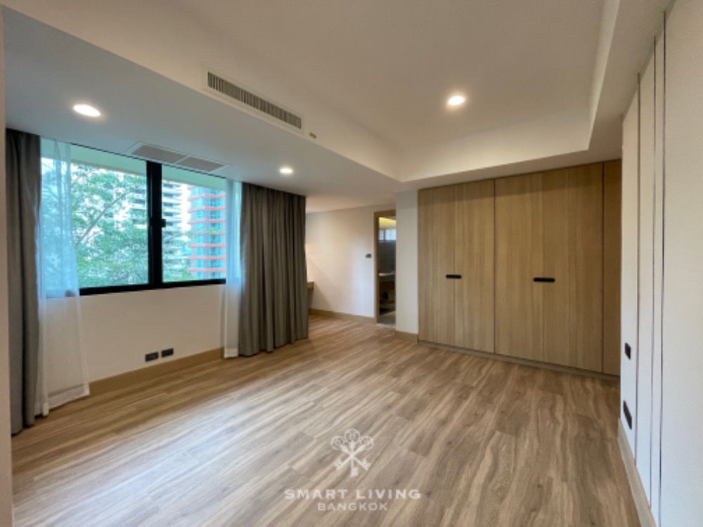 For RentCondoSukhumvit, Asoke, Thonglor : Apartment for rent, 3 bedrooms near BTS Phrom Phong