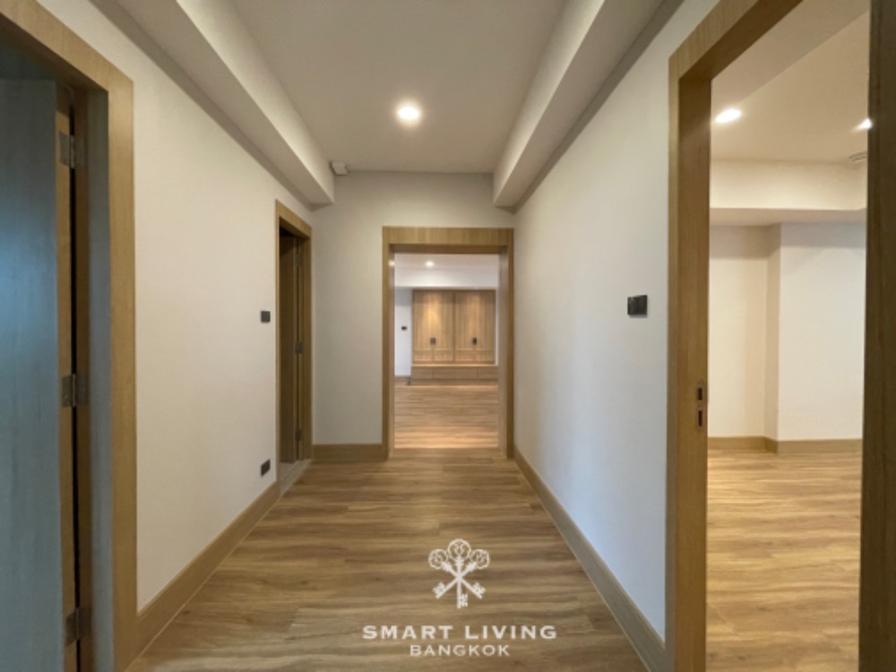 For RentCondoSukhumvit, Asoke, Thonglor : Apartment for rent, 3 bedrooms near BTS Phrom Phong