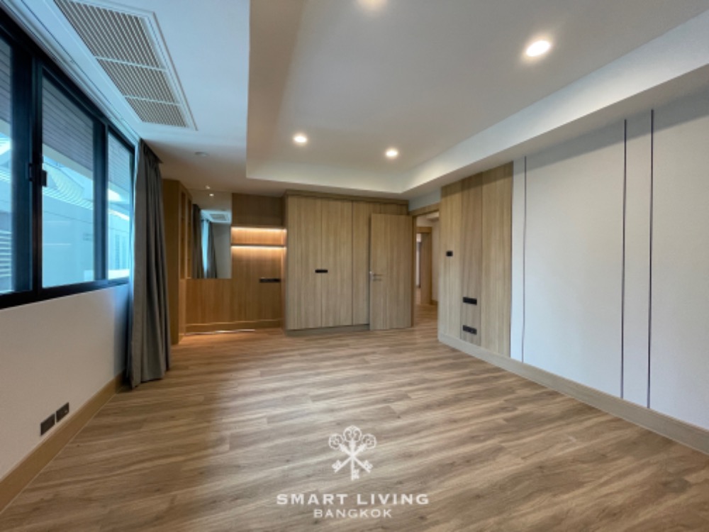 For RentCondoSukhumvit, Asoke, Thonglor : Apartment for rent, 3 bedrooms near BTS Phrom Phong