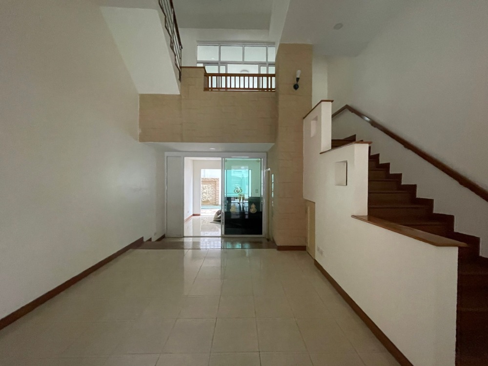For RentTownhomeSathorn, Narathiwat : Townhouse sathorn for rent