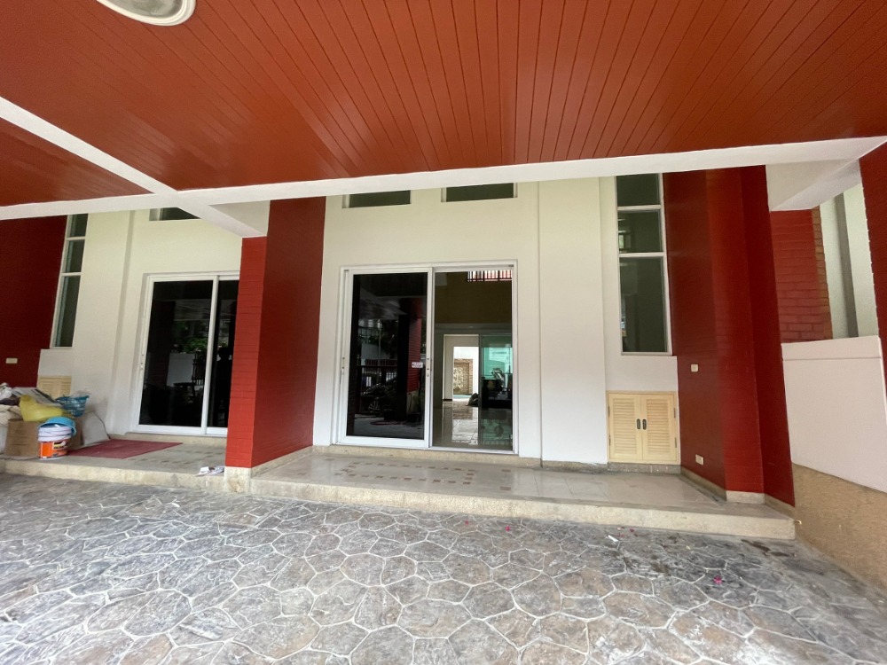 For RentTownhomeSathorn, Narathiwat : Townhouse sathorn for rent