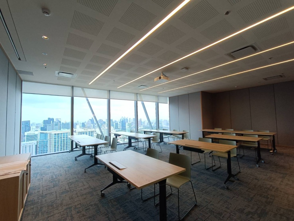 For RentOfficeWitthayu, Chidlom, Langsuan, Ploenchit : For Rent Serviced Office OCC - One City Centre Bangkok Office Building Fully-Furnished Serviced Office 4 Workstations Rental Price 40,590 THB/month closed to BTS Phloen Chit, Chit Lom, Chidlom, Pathumwan, Ploenchit