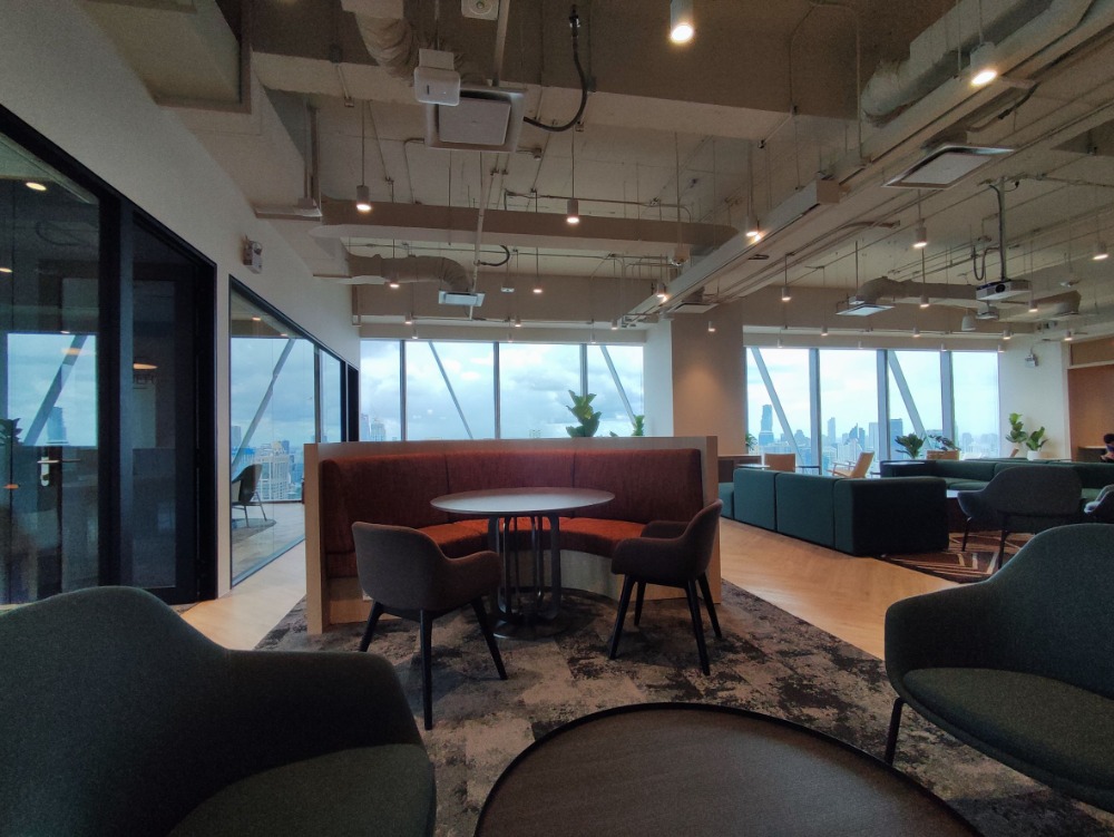 For RentOfficeWitthayu, Chidlom, Langsuan, Ploenchit : For Rent Serviced Office OCC - One City Centre Bangkok Office Building Fully-Furnished Serviced Office 4 Workstations Rental Price 40,590 THB/month closed to BTS Phloen Chit, Chit Lom, Chidlom, Pathumwan, Ploenchit