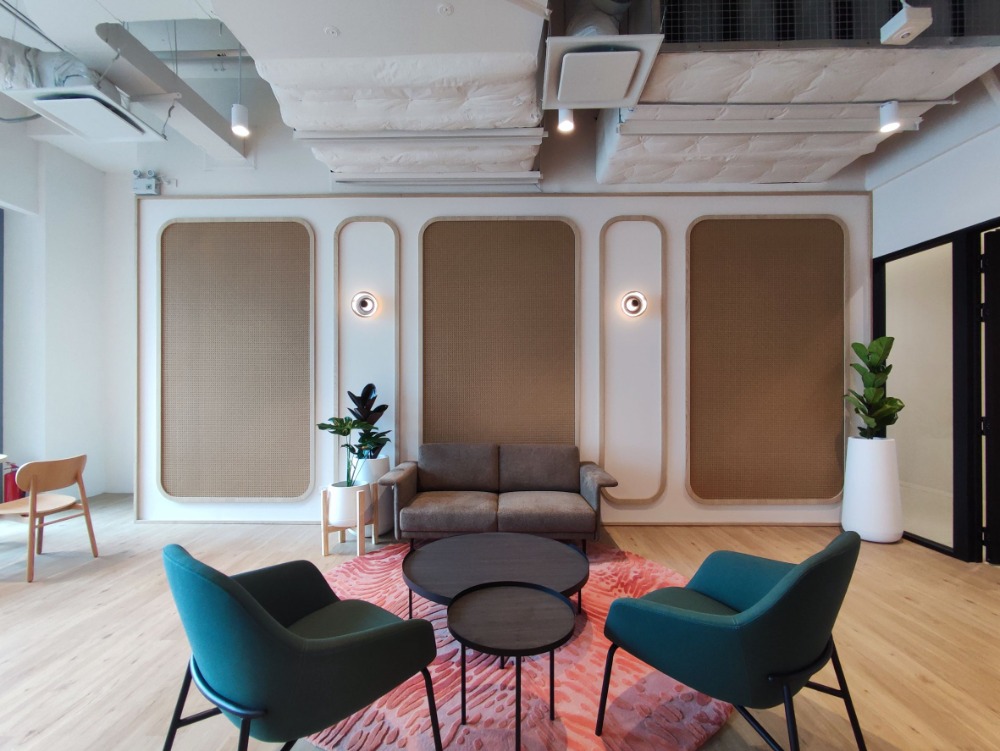 For RentOfficeWitthayu, Chidlom, Langsuan, Ploenchit : For Rent Serviced Office OCC - One City Centre Bangkok Office Building Fully-Furnished Serviced Office 4 Workstations Rental Price 40,590 THB/month closed to BTS Phloen Chit, Chit Lom, Chidlom, Pathumwan, Ploenchit