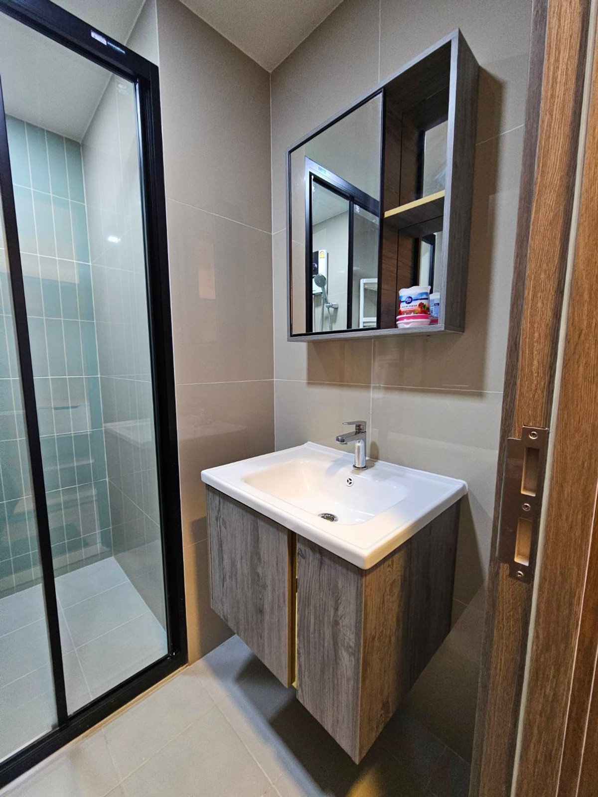 For RentCondoBangna, Bearing, Lasalle : Rds-0877 Condo for rent, THE MUVE Bangna, make an appointment to see the room 👉line : @propertyfinder