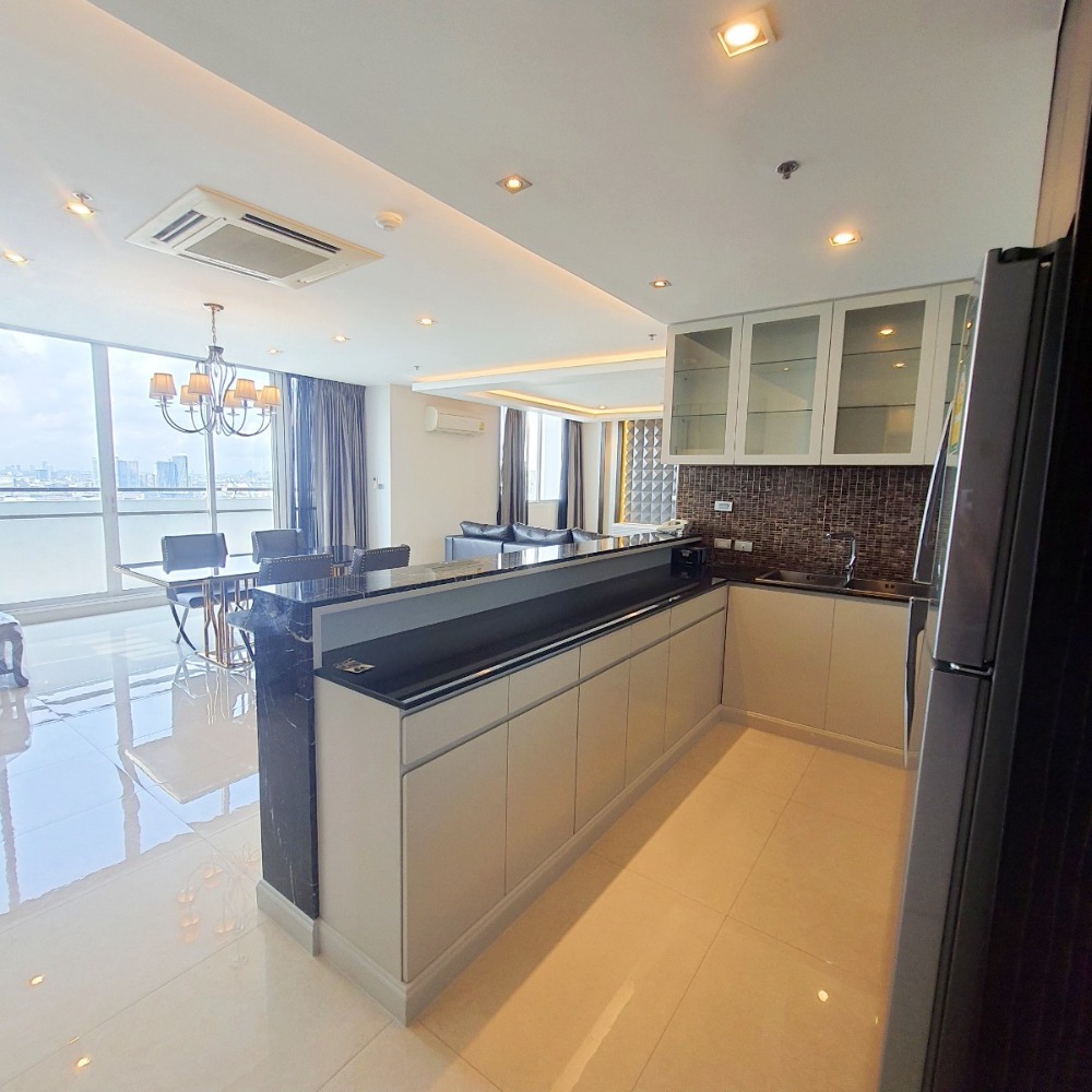For RentCondoPattanakan, Srinakarin : Condo for rent, Four Wings Residence Srinakarin Penthouse (duplex), corner room, 3 bedrooms, 4 bathrooms, fully furnished.