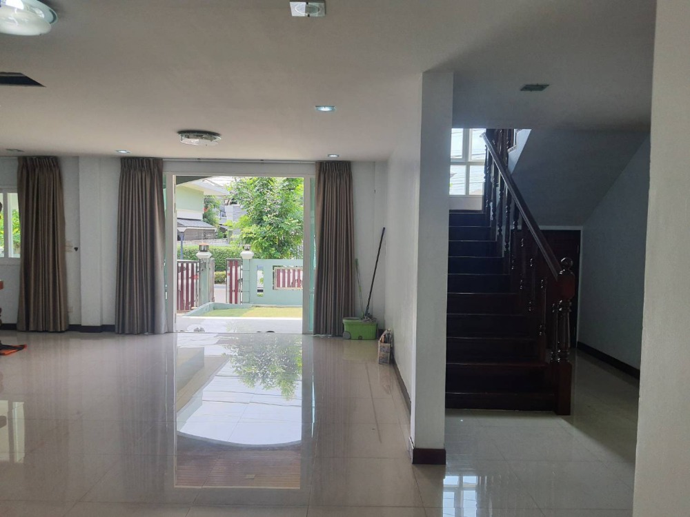 For SaleHouseBang kae, Phetkasem : Sell ​​The Royal Green Park (Kanchanaphisek-Petchkasem) project on Kanchanaphisek road. Convenience with the transportation of the future