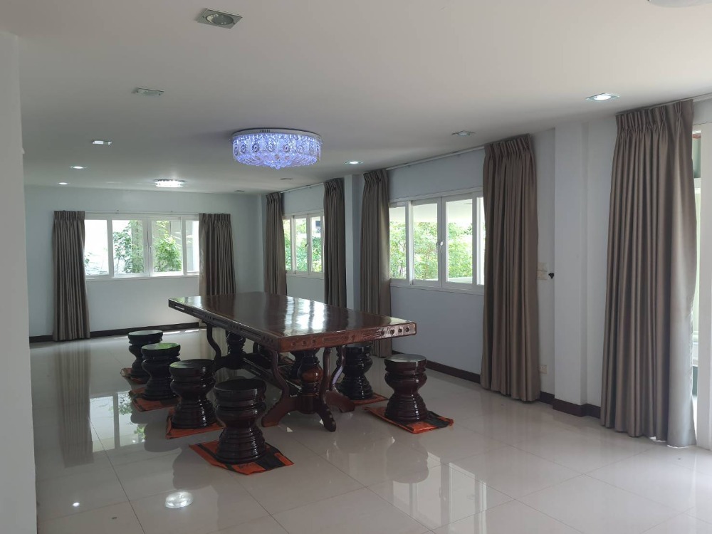 For SaleHouseBang kae, Phetkasem : Sell ​​The Royal Green Park (Kanchanaphisek-Petchkasem) project on Kanchanaphisek road. Convenience with the transportation of the future